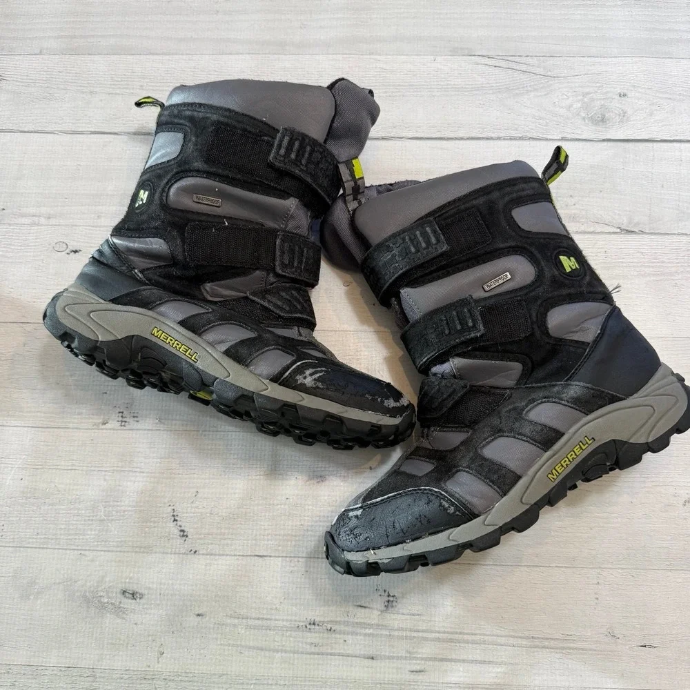 Merrell kids black and grey winter snow boots hiking boots big kids size 4